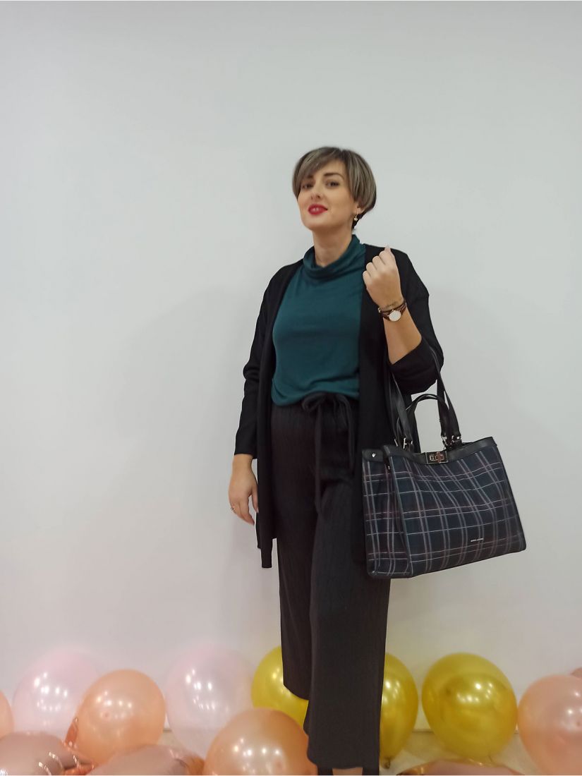 Παντελόνα ζιπ κιλότ ελληνικής ραφής μονόχρωμη με ζώνη  μαύρο