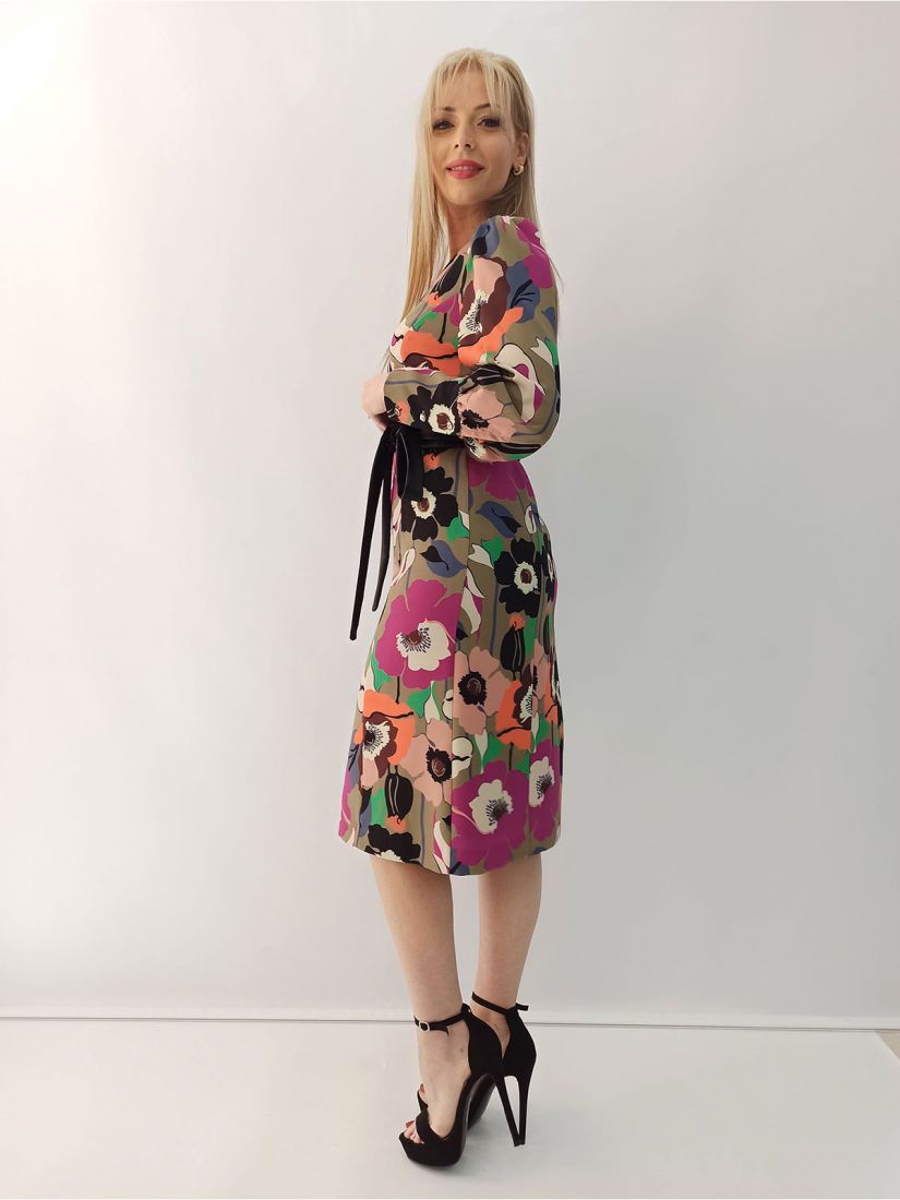 Φόρεμα φλοράλ κρεπ με ζώνη ελληνικής ραφής  μπεζ