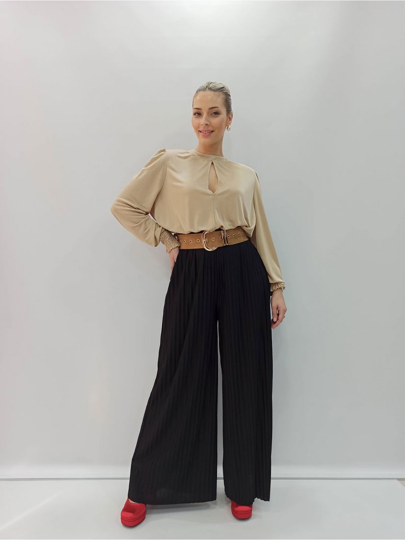 Παντελόνα πλισέ μονόχρωμη ψηλόμεση μαύρο