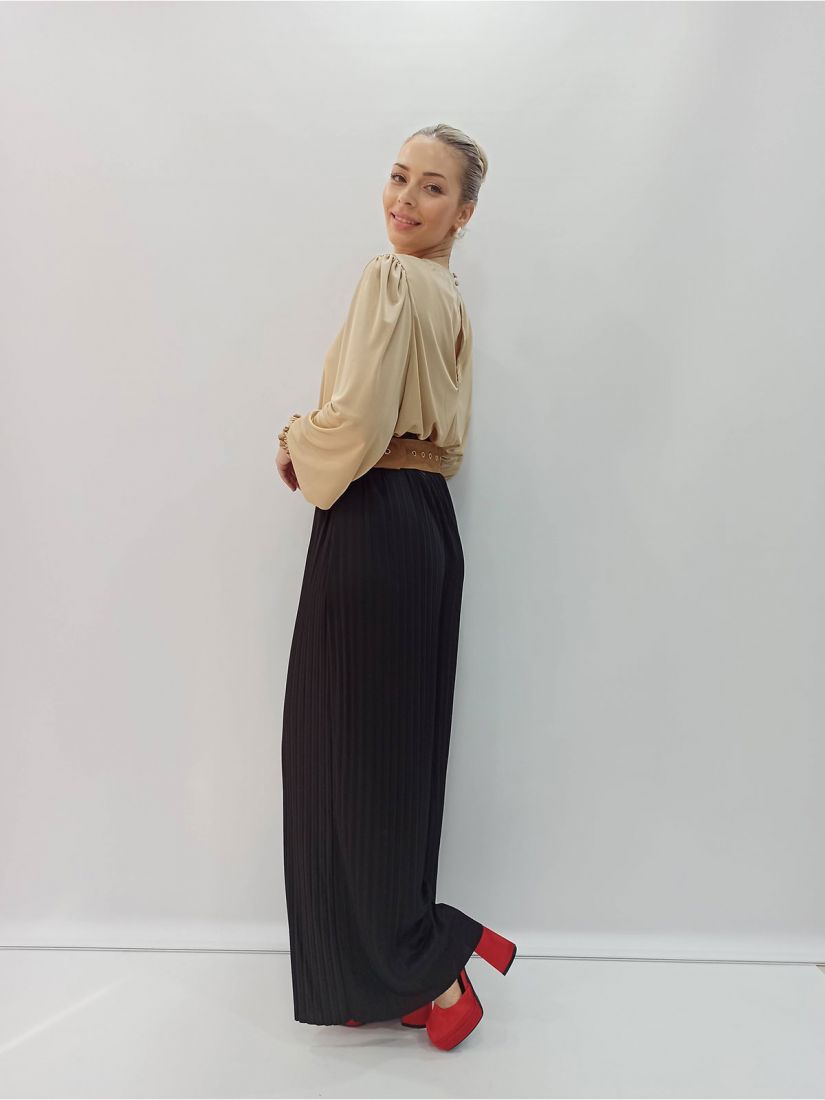Παντελόνα πλισέ μονόχρωμη ψηλόμεση μαύρο