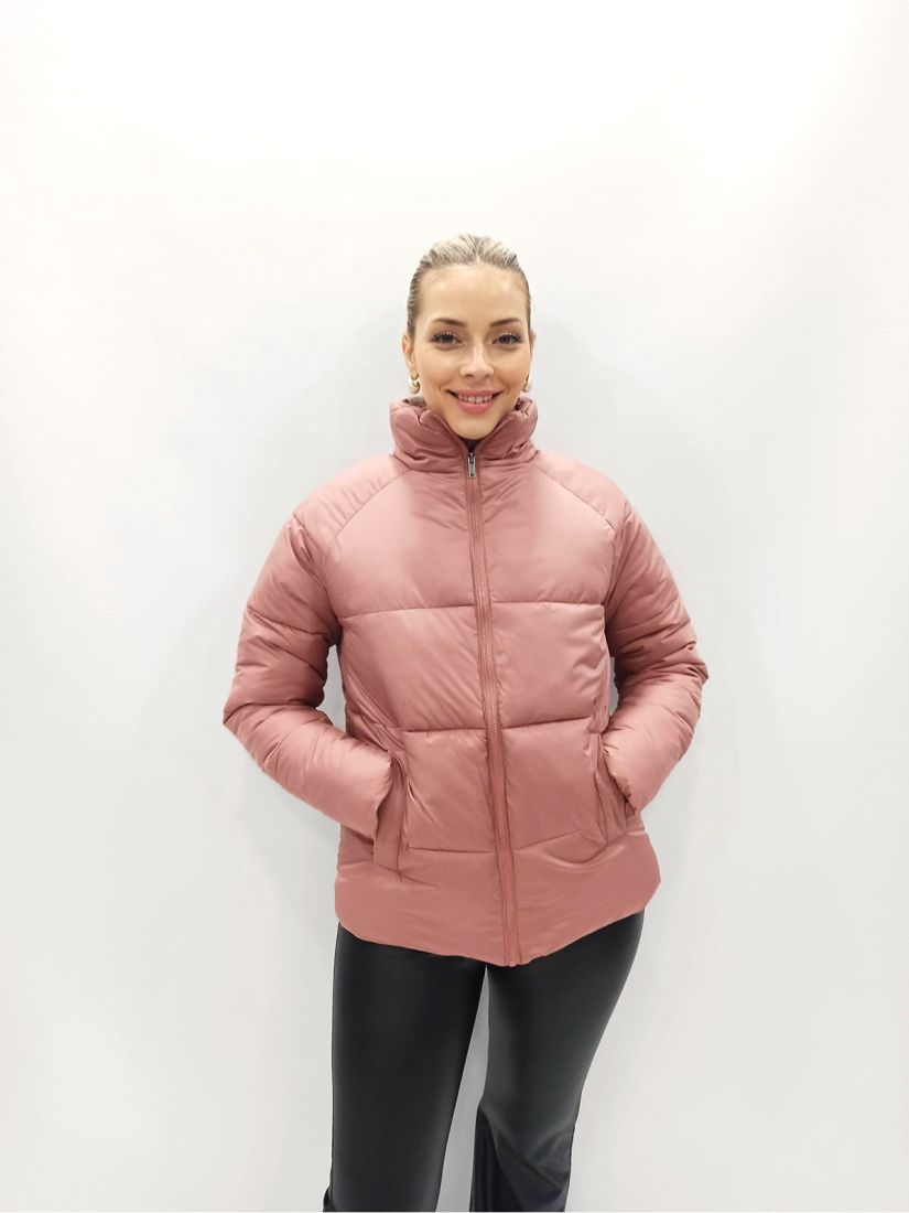 Μπουφάν καπιτονέ με ψηλό λαιμό και τσέπες ροζ