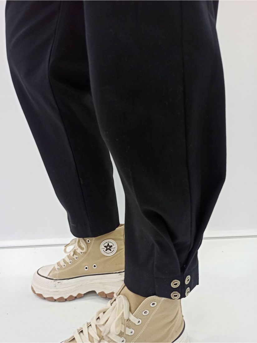 Παντελόνι σουέτ buggy μονόχρωμο με τσέπες ελληνικής ραφής μαύρο