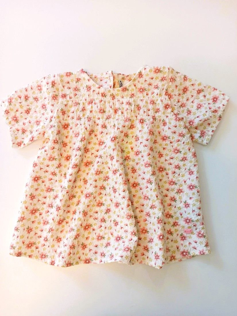 Μπλούζα γκοφρέ με floral print και κουμπί στο πίσω μέρος μπεζ