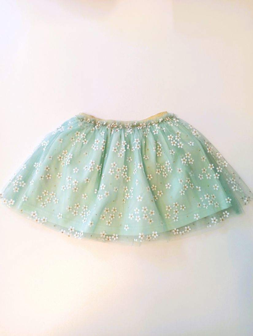 Σετ μπλούζα με κεντητό βολάν και φόυστα με floral print και πουά glitter βεραμάν