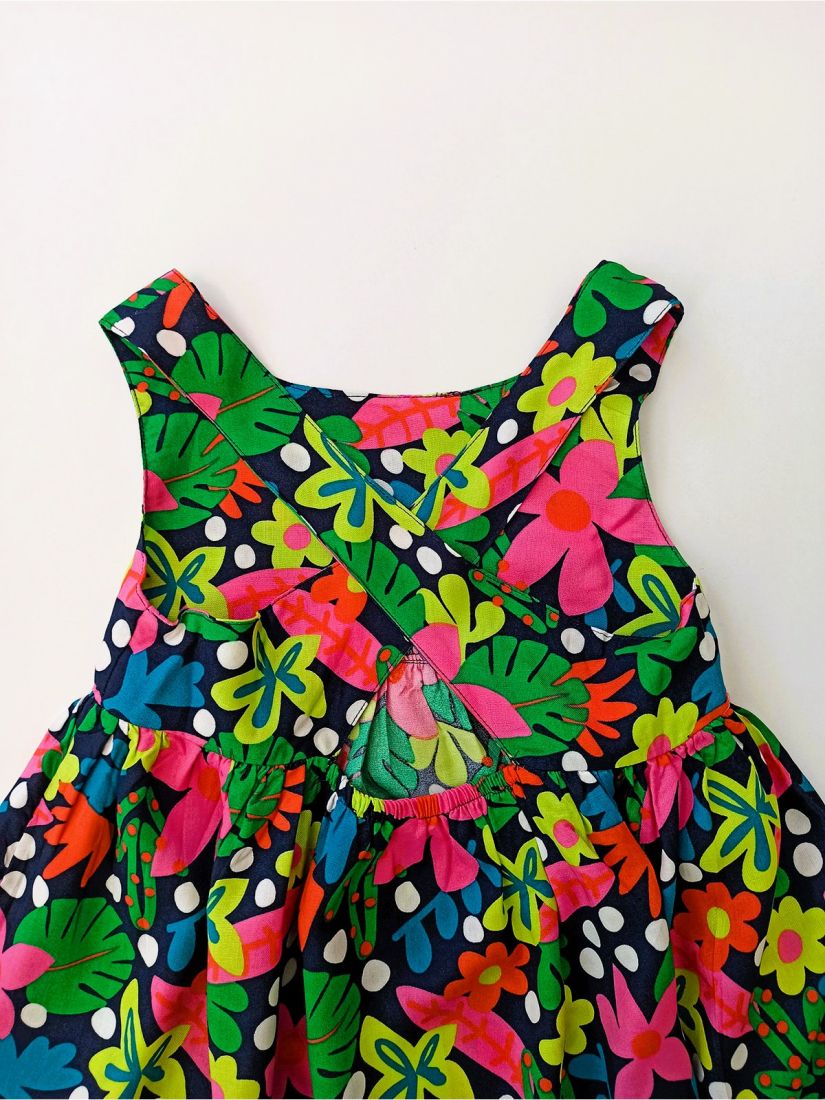 Φόρεμα φλοράλ με fluo tropical print και πλάτη χιαστή κοραλί