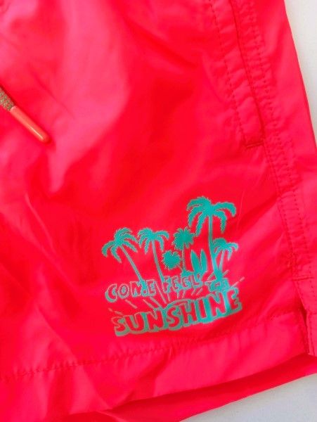 Μαγιώ βερμούδα fluo με τσέπη πίσω, λάστιχο και κορδόνι κοραλί