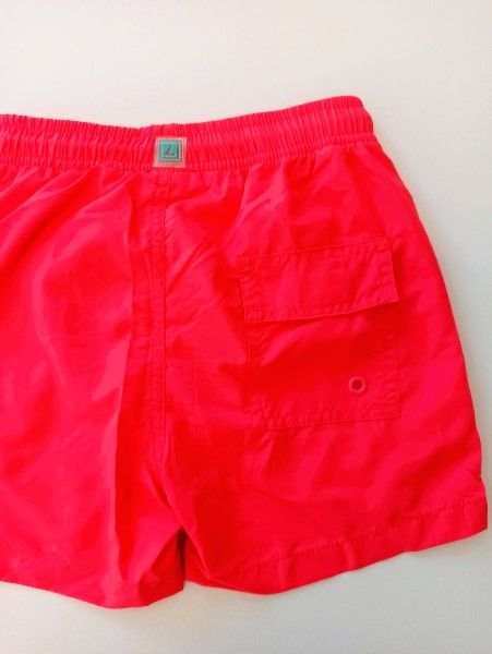 Μαγιώ βερμούδα fluo με τσέπη πίσω, λάστιχο και κορδόνι κοραλί