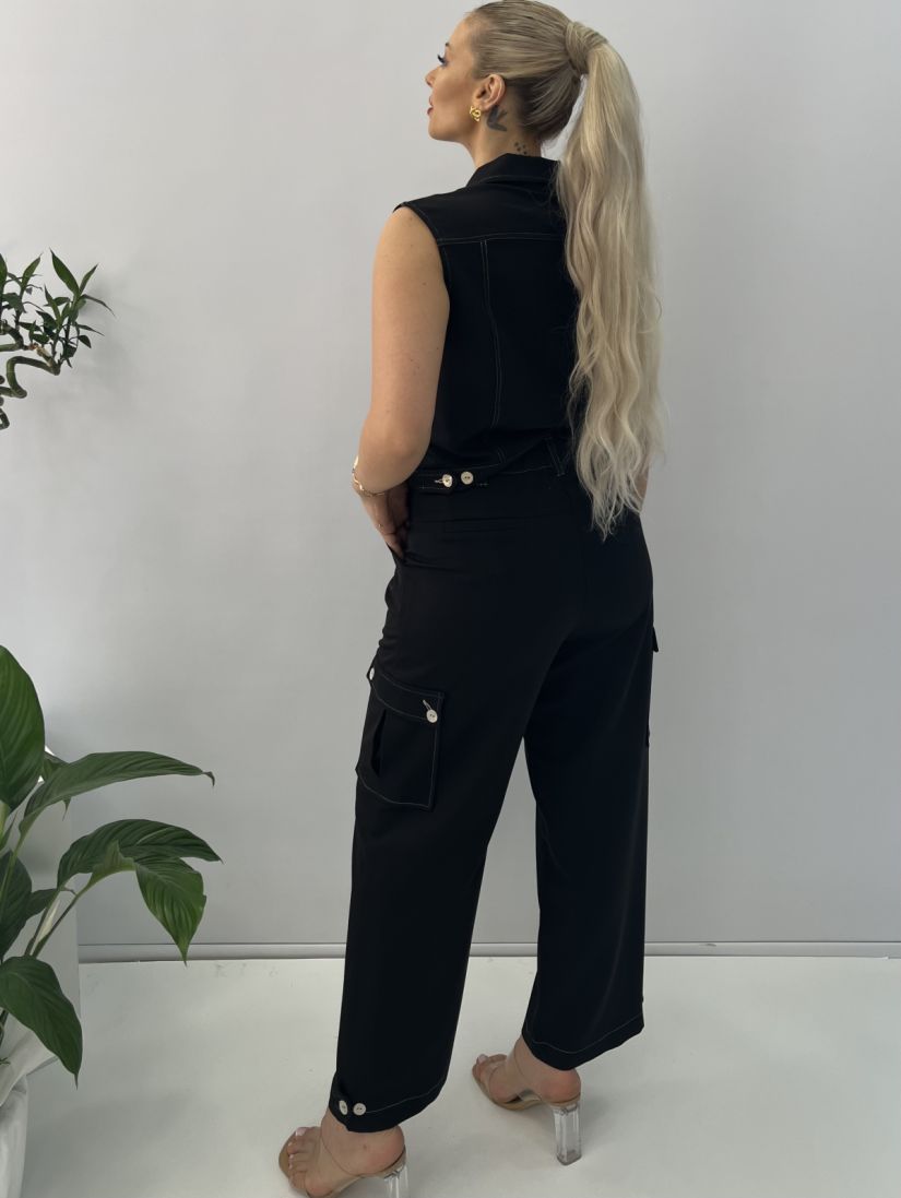 Παντελόνι 7/8 με λευκές λεπτομέρειες, τσέπες στο πλάι και κουμπιά στο κάτω μέρος Ελληνικής ραφής μαύρο