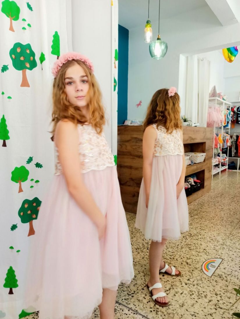 Φόρεμα μακρύ με τούλι στρας και μπούστο παγέτα και κεντημένα λουλούδια ροζ χρυσό