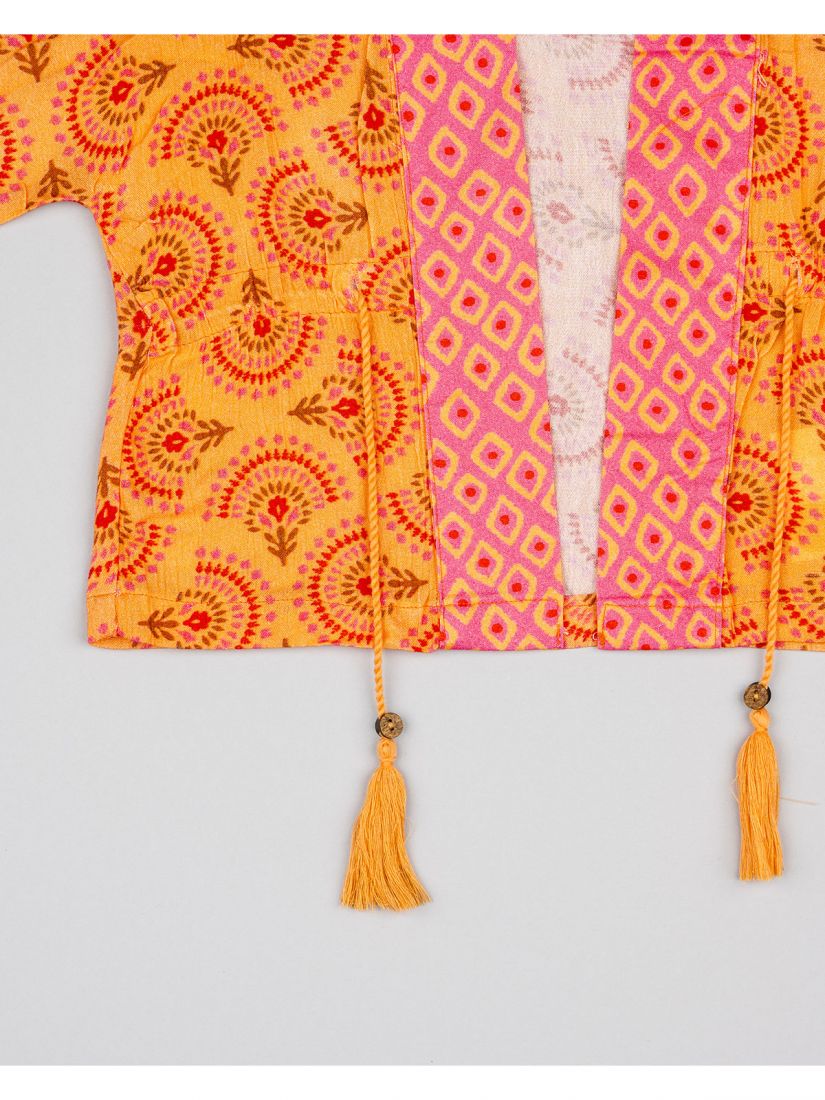 Κιμονό εμπριμέ φλάμα με ζώνη και print γεωμετρικά σχέδια κοραλί