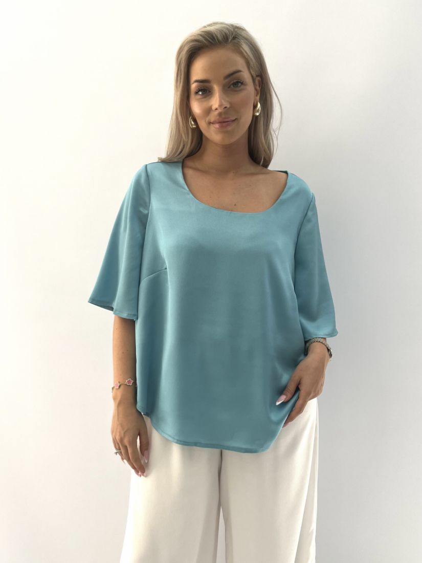 Μπλούζα μονόχρωμη σατέν γκοφρέ με ντραπέ άνοιγμα στην πλάτη Ελληνικής ραφής σιέλ