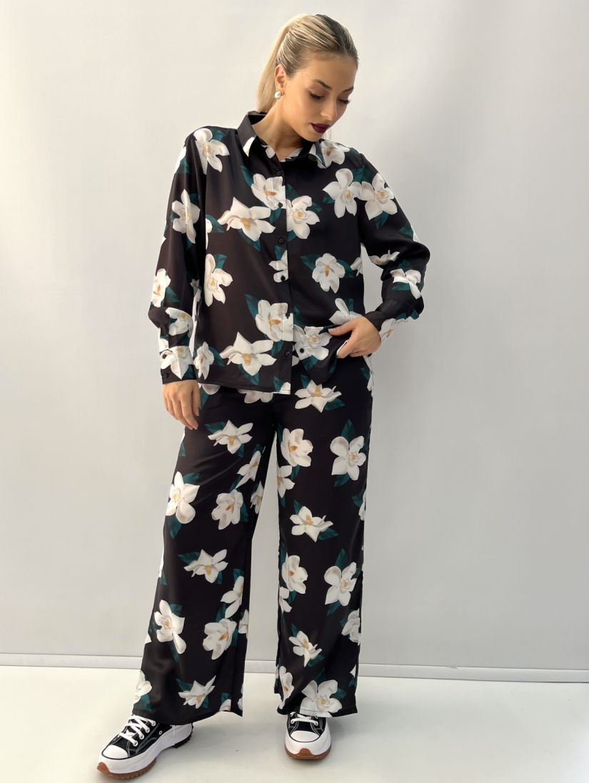 Σετ σατεν εμπριμέ πουκάμισο και παντελόνα με λάστιχο στη μέση μαύρο