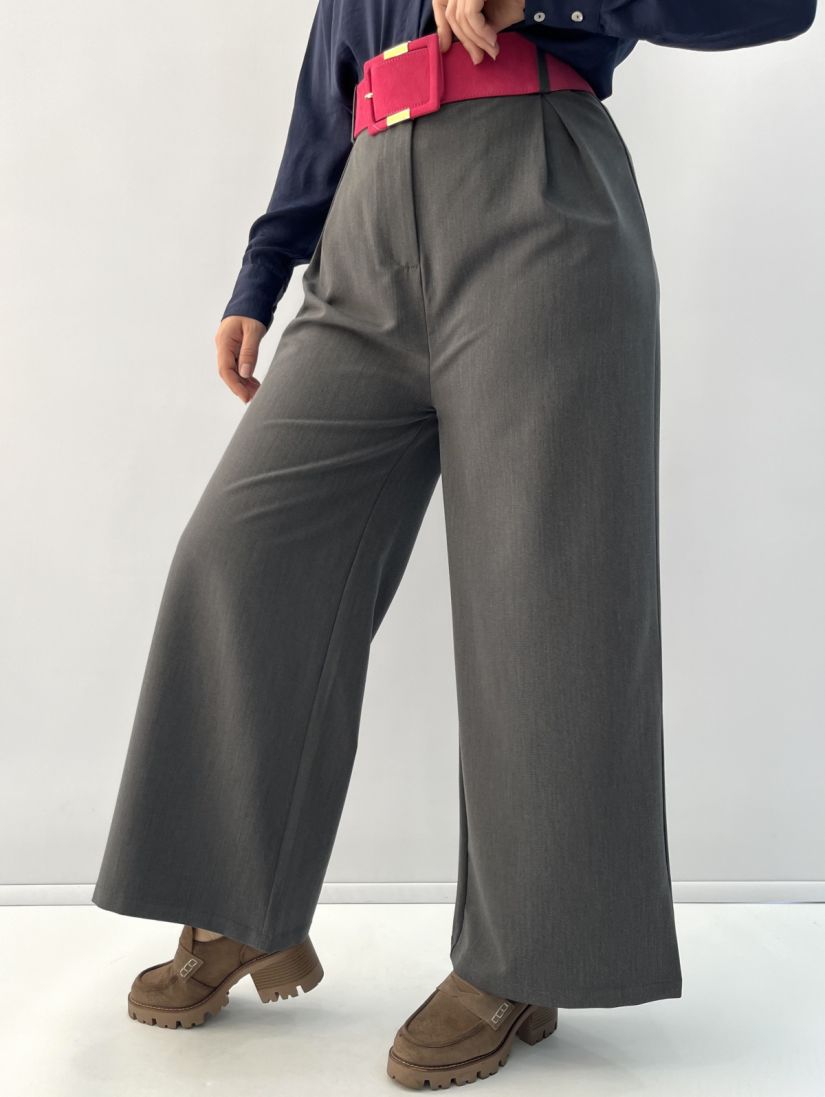 Μονόχρωμη παντελόνα με πιέτες γκρι