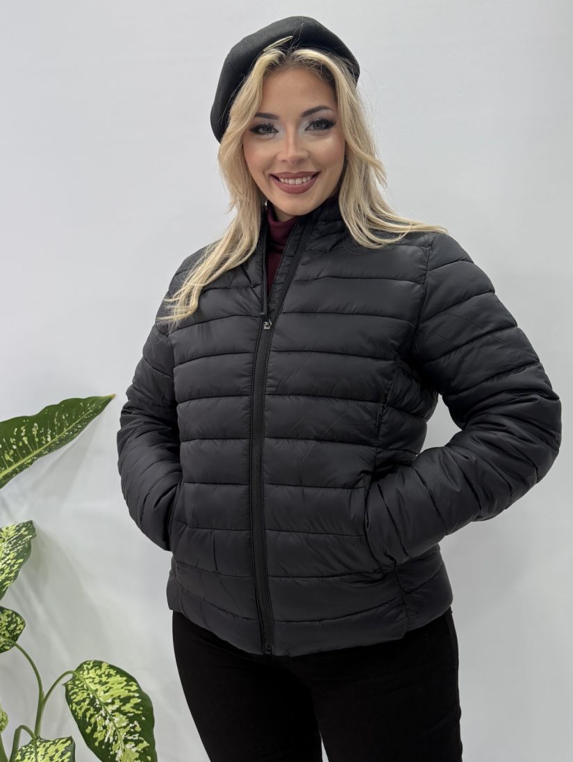 Μπουφάν κοντό καπιτονέ μαύρο