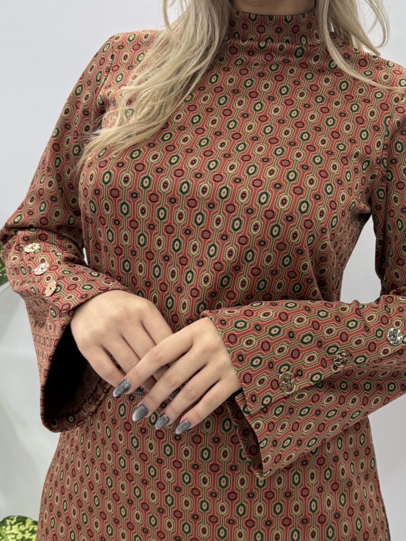 Φόρεμα punto εμπριμέ με καμπάνα μανίκι και χρυσά κουμπιά πορτοκαλί