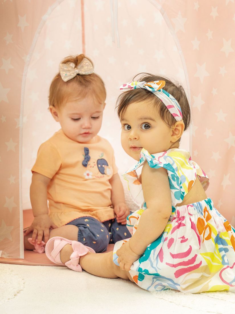 Σετ κοντομάνικη μπλούζα με κάπρι τύπου τζιν με print φρουτάκια πορτοκαλί