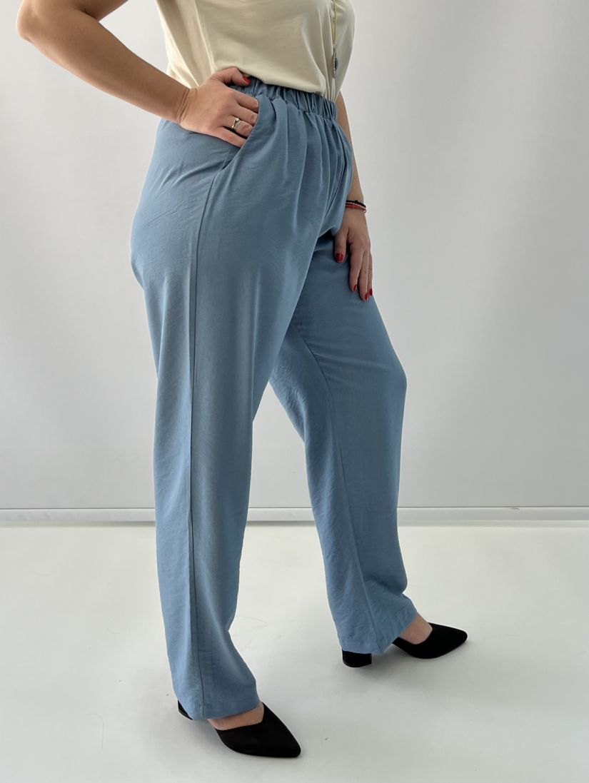 Παντελόνα με λάστιχο στη μλεση και τσέπες σιέλ