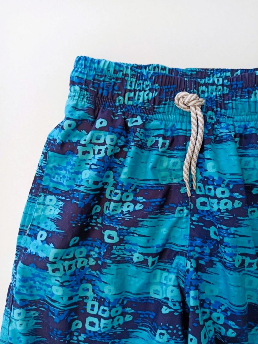 Μαγιό βερμούδα με τσέπες και print ocean colors ελληνικής ραφής τυρκουάζ