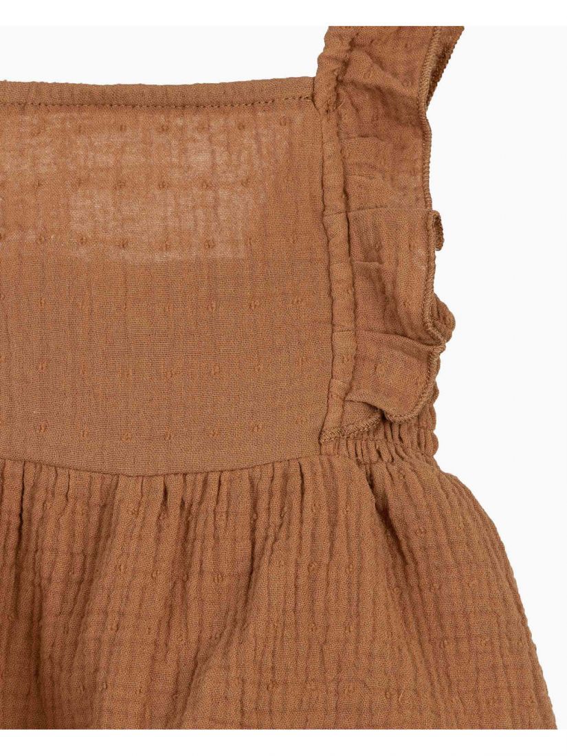 Τοπ λινό μονόχρωμο με ανάγλυφες λεπτομέρειες και βολάν καφέ