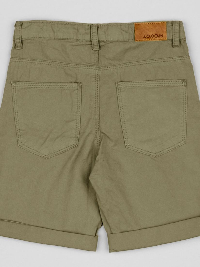 Βερμούδα μονόχρωμη καπαρντίνα με τσέπες και ρεβέρ χακί