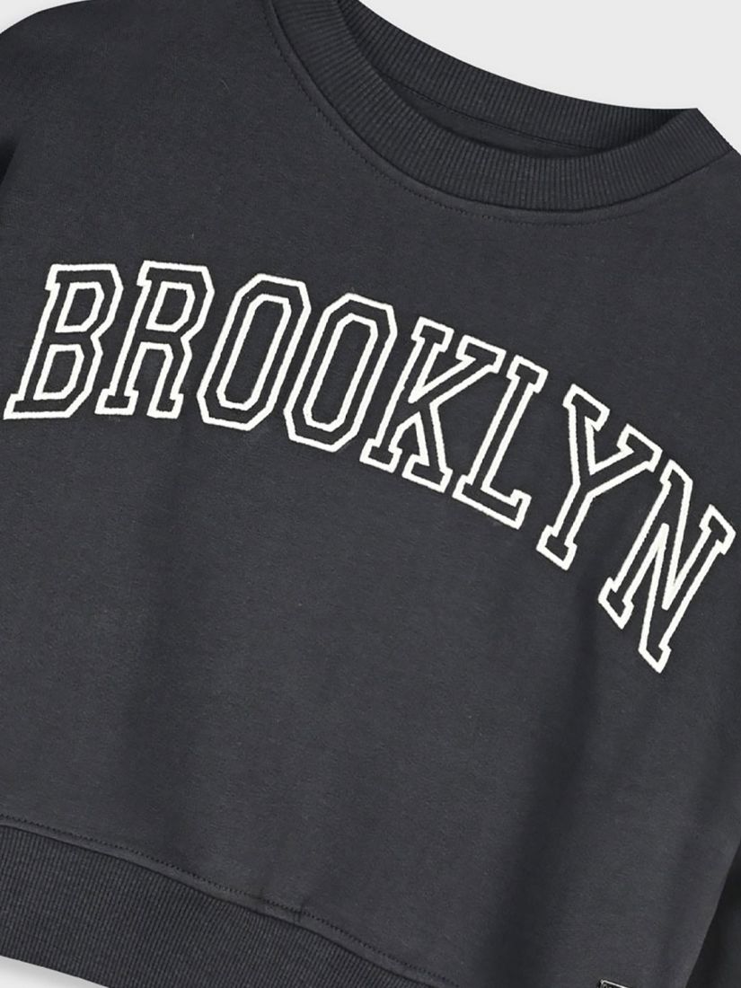 Κροπ τοπ φούτερ με κέντημα Brooklyn μαύρο