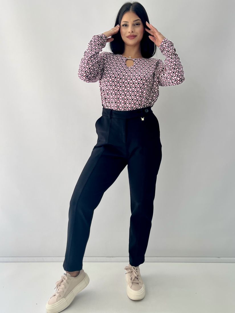 Μπλούζα εμπριμέ με λεπτομέρεια στο γιακά μπορντώ