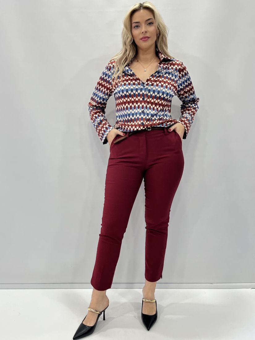 Παντελόνι chinos καπαρντίνα με ζώνη  μπορντώ