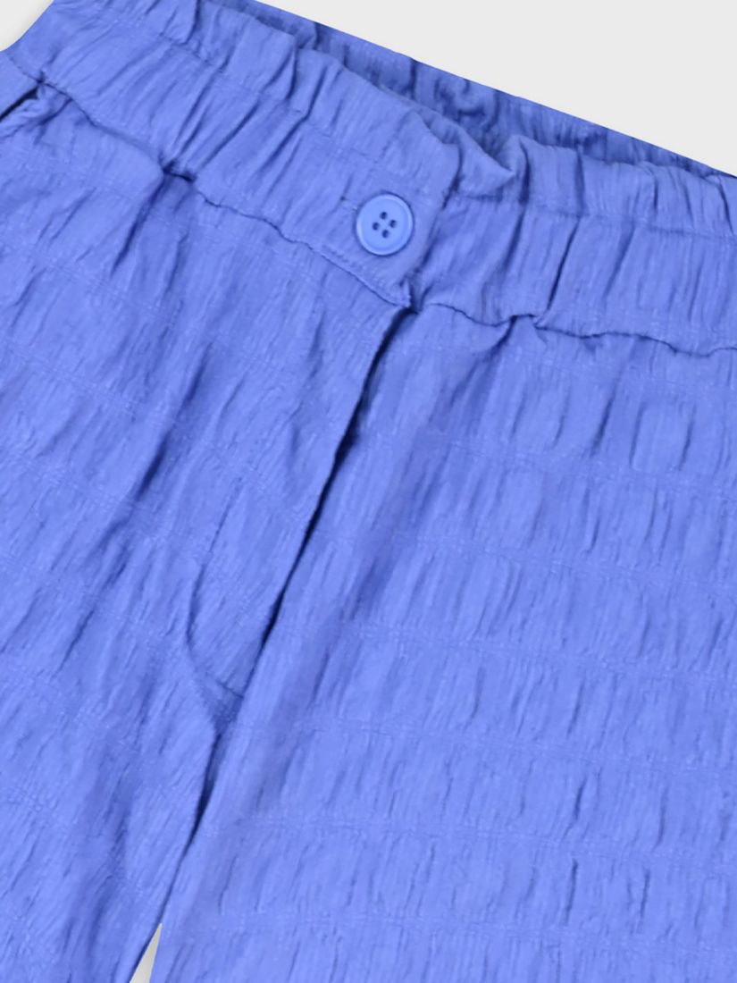 Σορτς μονόχρωμο γκοφρέ με τσέπες μπλε