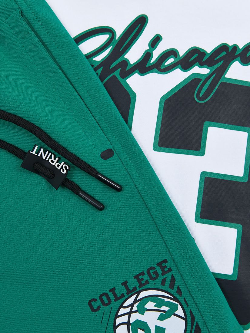 Σετ μπλούζα με print Chicago basketball και βερμούδα με λεπτομέρειες πράσινο