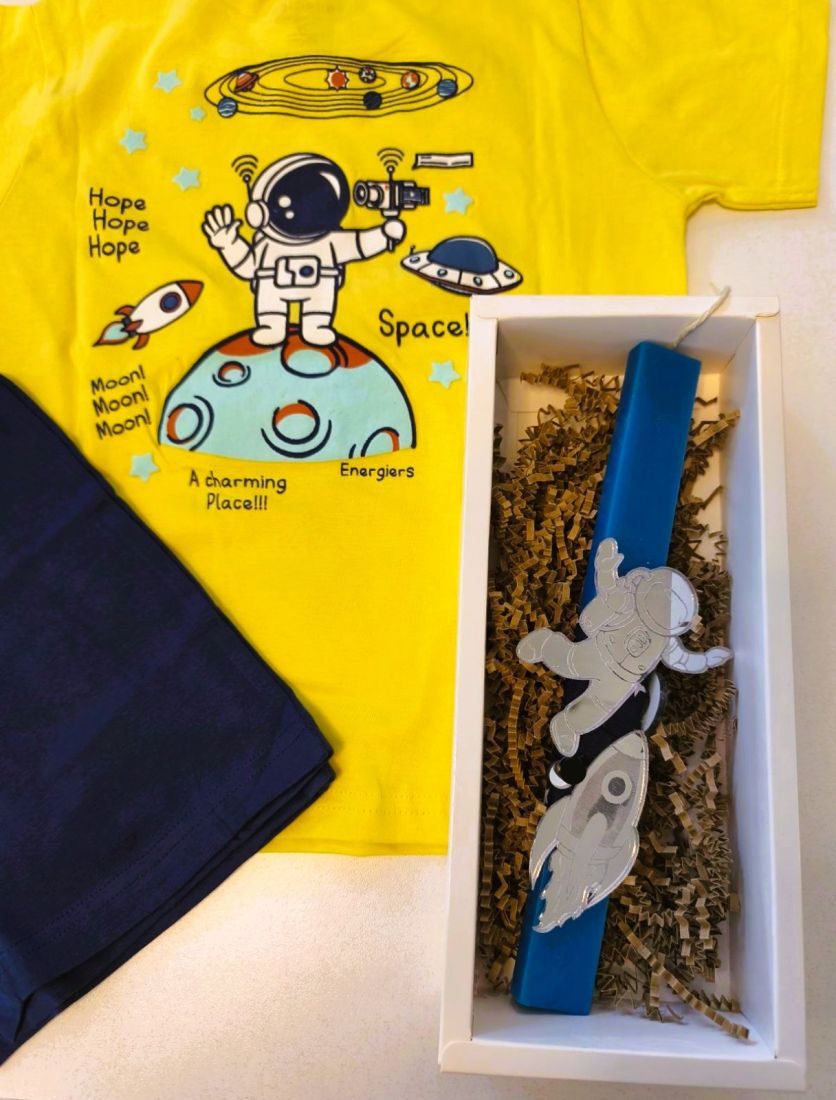 Χειροποίητη λαμπάδα με μαγνητάκι αστροναύτης και πύραυλος μπλε