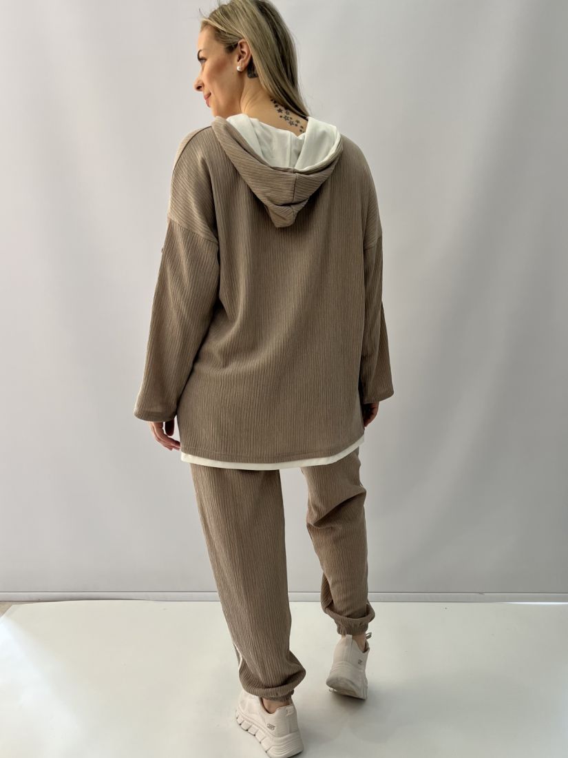 Σετ με μπλούζα oversized και παντελόνι με ρίγα στο πλάι μπεζ