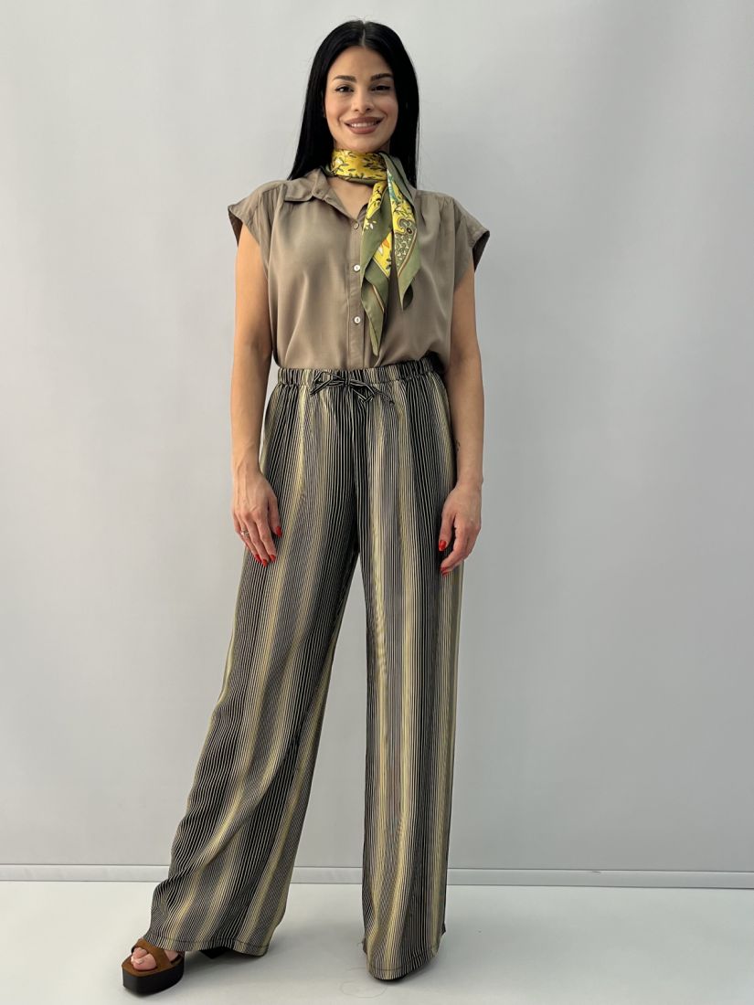 Παντελόνα με λεπτή ρίγα μαύρο