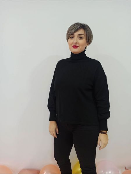 Μπλούζα με ψηλό λαιμό μονόχρωμη λεπτή πλέξη μαύρο