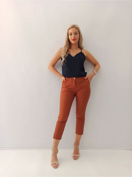 Παντελόνι κάπρι με τσέπες και άνοιγμα στο πλάι εκάι