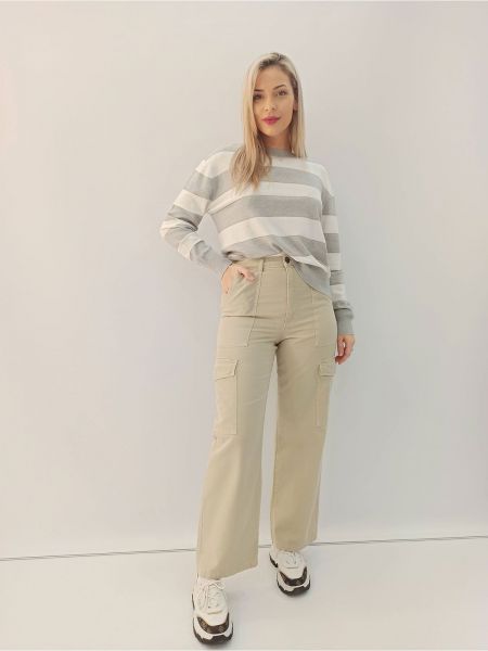 Παντελόνι μονόχρωμο ψηλόμεσο με τσέπες μπροστά και πίσω μπεζ