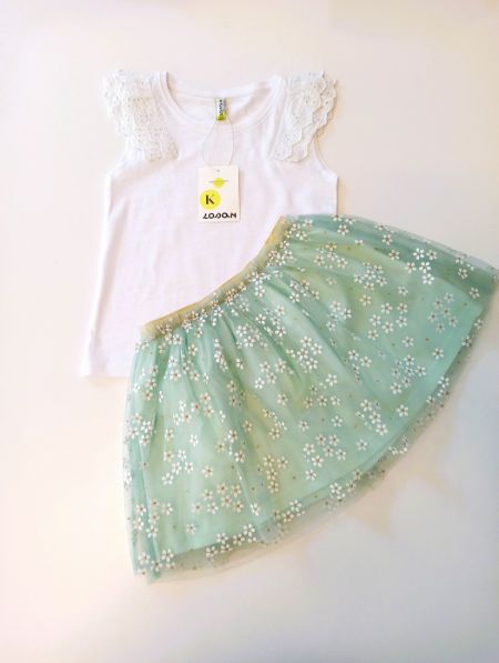 Σετ μπλούζα με κεντητό βολάν και φόυστα με floral print και πουά glitter βεραμάν