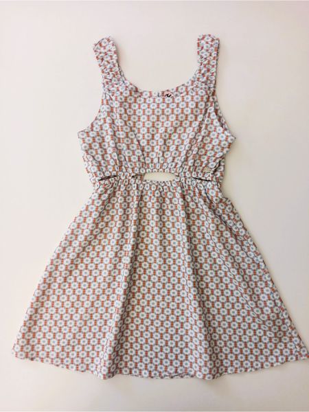 Φόρεμα φλοράλ με άνοιγμα μπροστά και στην πλάτη εκάι