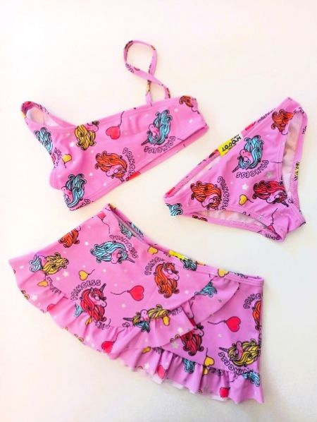 Μαγιό τριών τεμαχίων με μπικίνι και παρεό με αντηλιακή προστασία SPF 40+ print μονόκερος λιλά