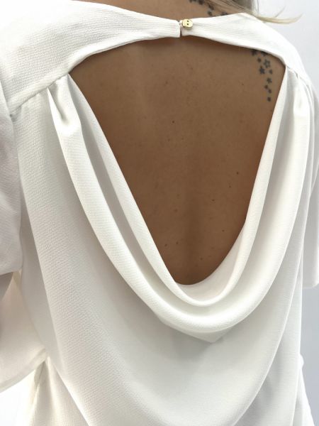 Μπλούζα μονόχρωμη σατέν γκοφρέ με ντραπέ άνοιγμα στην πλάτη Ελληνικής ραφής λευκό