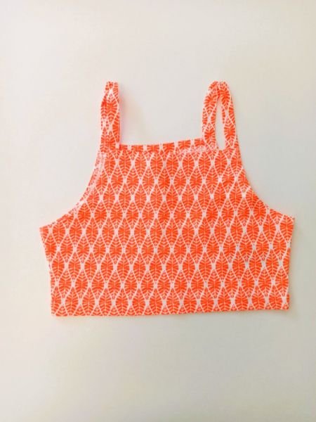 Κροπ τοπ με γεωμετρικά print πορτοκαλί