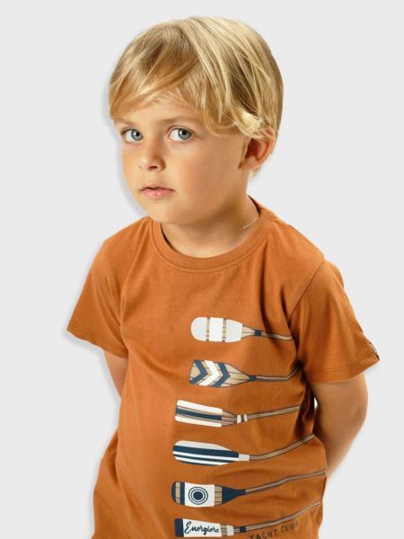 Mπλούζα κοντομάνικη με print Yacht club καφέ