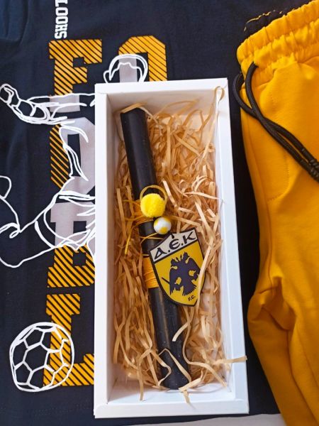 Χειροποίητη λαμπάδα με μπρελόκ ομάδας κίτρινο