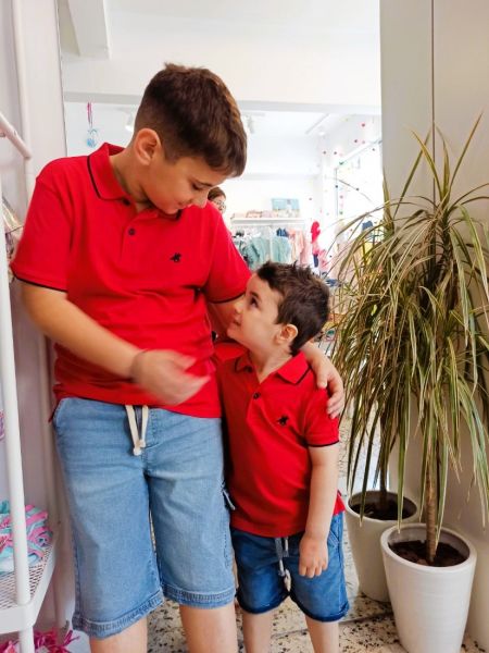 Μπλούζα Polo Club με κέντημα και ρίγα κόκκινο