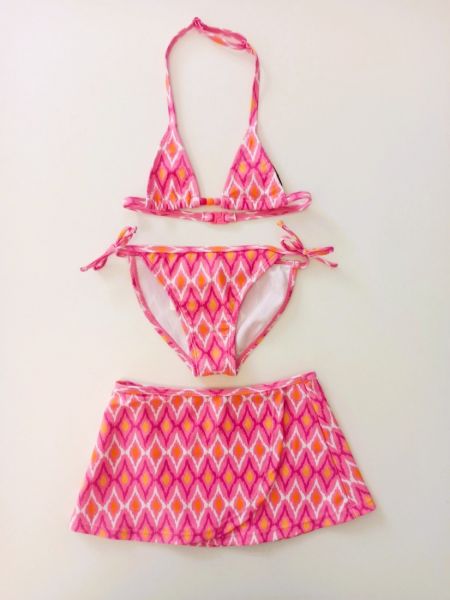 Τριπλέτα σετ μπικίνι και παρεό με print γεωμετρικά σχέδια ροζ