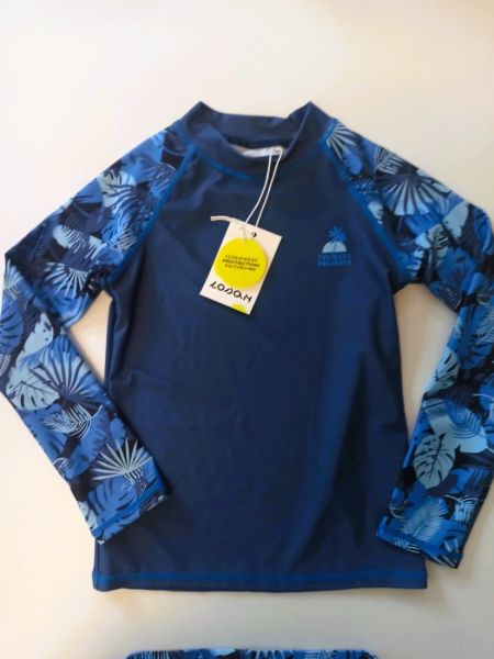 Αντηλιακή μπλούζα μαγιό με SPF 40+ με tropical print μπλε