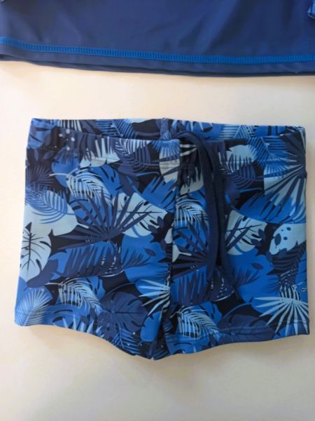 Μαγιό boxer με tropical print μπλε