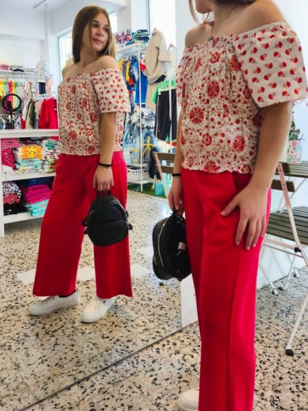 Παντελόνι 7/8 μονόχρωμο με τσέπες και θηλύκια  κόκκινο