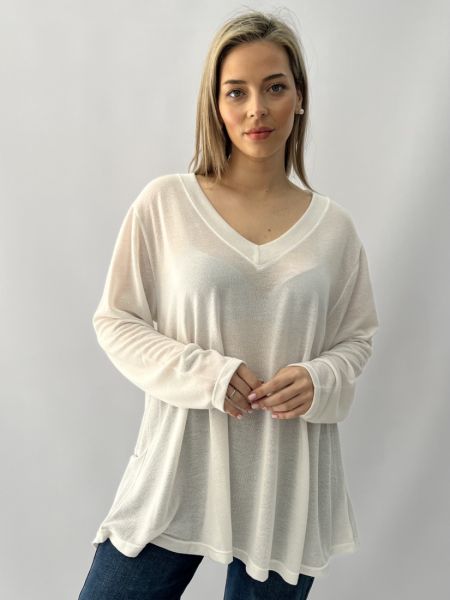 Μπλούζα oversized λεπτή πλεκτή με φάσα στο V λευκό